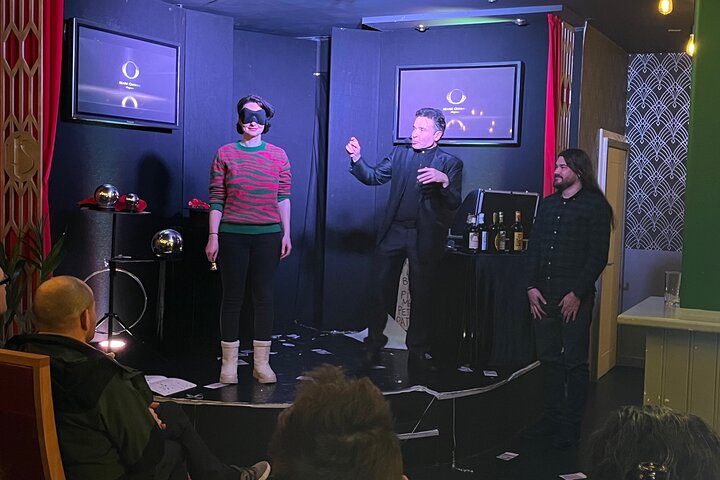 90 Minute Family Close-Up Magic and illusionism Show in Blackpool
