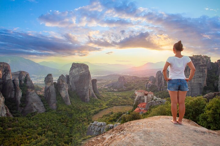 Athens: Meteora Monasteries Tour, Caves, Beachfront Stops & Lunch