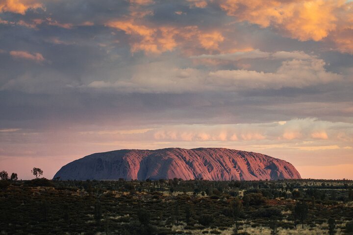 Uluru (Ayers Rock) Sunset + Outback Barbecue Dinner & Star Talk