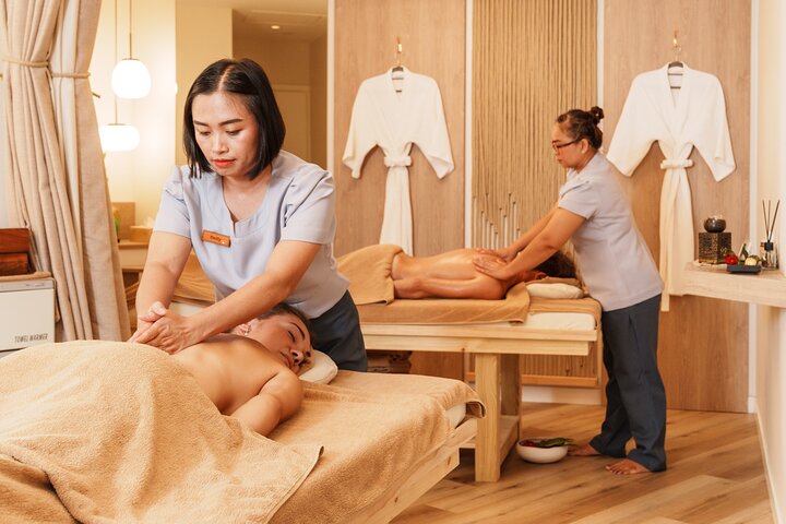 Blissful Getaway: Treat Yourself to a Spa Massage in Nouméa