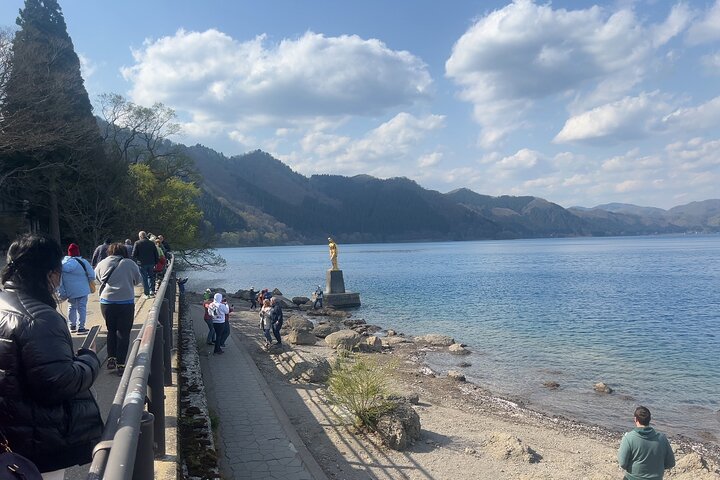 Full Day Tour to Akita, Samurai Town and Lake Tazawa with Guide