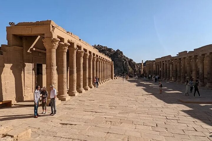 4-Day Nile Cruise sails Aswan to Luxor&Abu Simbel.Hot air Balloon