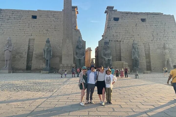 4-Day Nile Cruise sails Aswan to Luxor&Abu Simbel.Hot air Balloon
