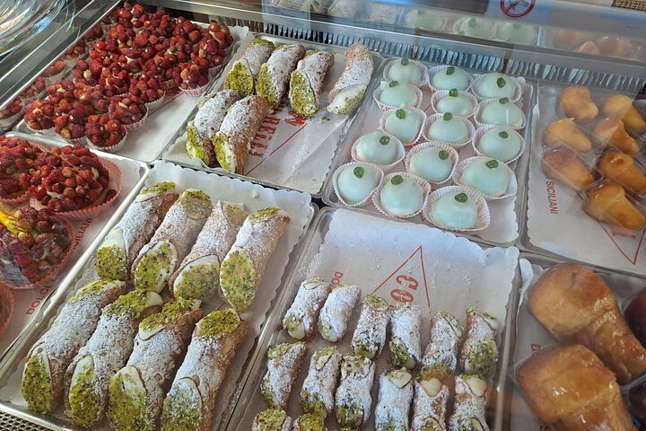 Catania Sicilian Street Food Tour: Small Group by Do Eat Better