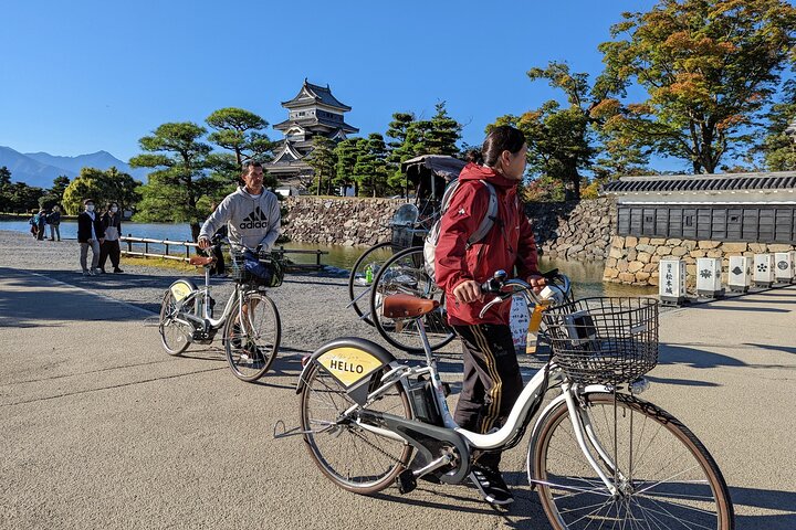 Private Electric Bike Tour & Soba Lunch