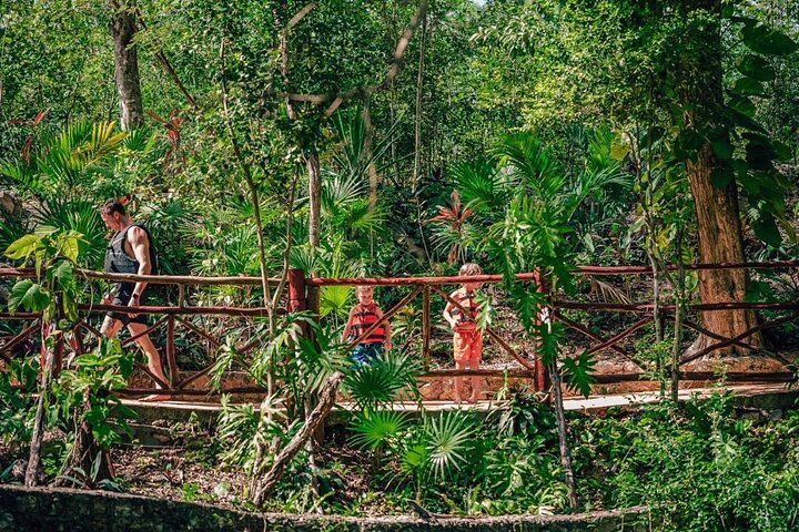 Full Day Tour Chichen Itza plus Cenotes From Valladolid