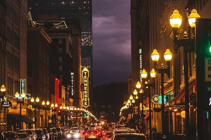 Downtown Knoxville Hidden Tour w/ Ice Cream, Coffee & Tennessee River Gems