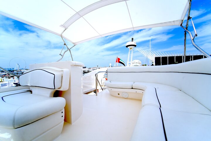 Dubai Private Luxury Cruise on a Stylish 50FT Yacht