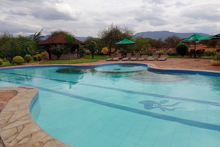 Tsavo East & Taita Salt Lick Lodge: 3-Day Guided Safari Adventure