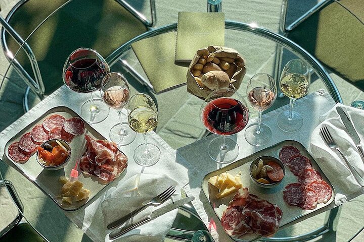 Wine Tour and Tasting of Lugana Wines near Sirmione