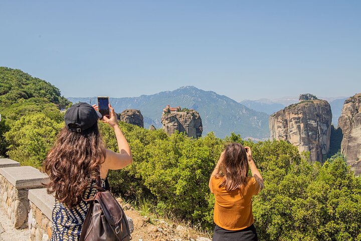 Meteora Half-Day Small Group Monasteries Tour with Hotel Pickup