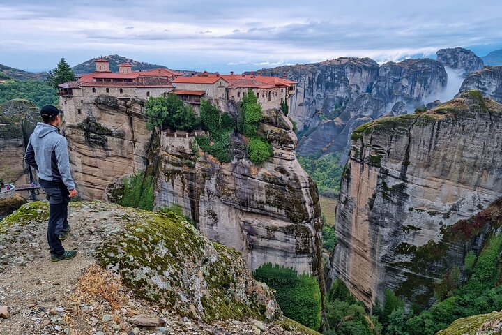 Meteora Small Group Hiking tour with Transfer and Monastery Visit