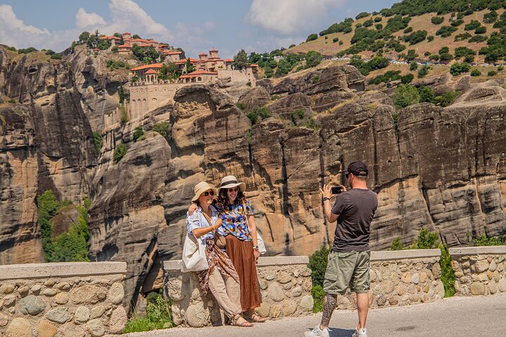 Meteora Half-Day Small Group Monasteries Tour with Hotel Pickup