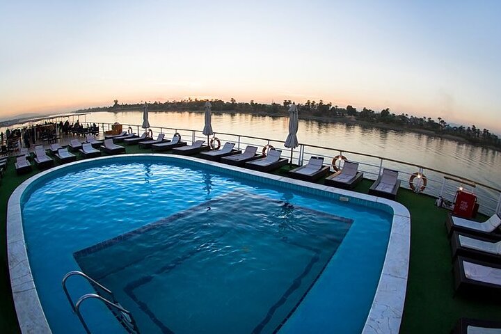 3 Night Nile Cruise from Luxor to Aswan with Hot Air Balloon Ride