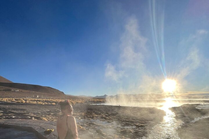 3-Day Salt Tour of Uyuni with Sunset and Lagoons Colorada