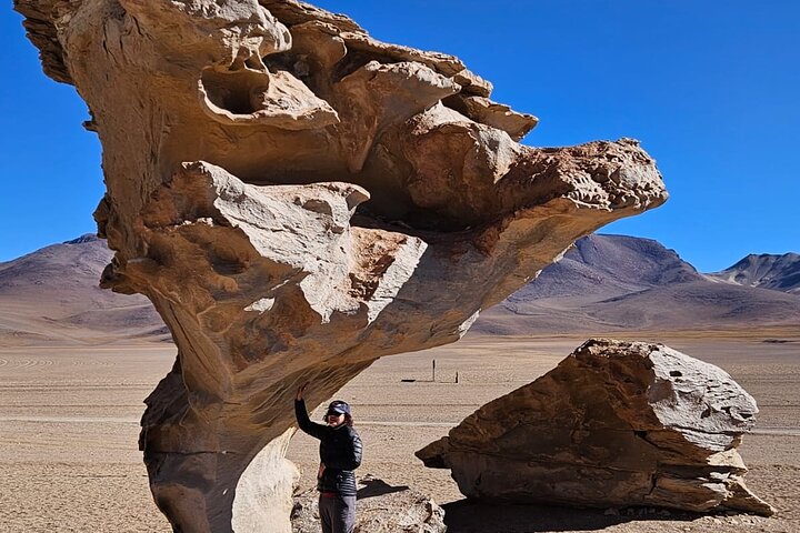 3-Day Salt Tour of Uyuni with Sunset and Lagoons Colorada