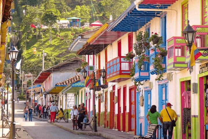 Full Day Private Tour to Valle del Cócora and Salento