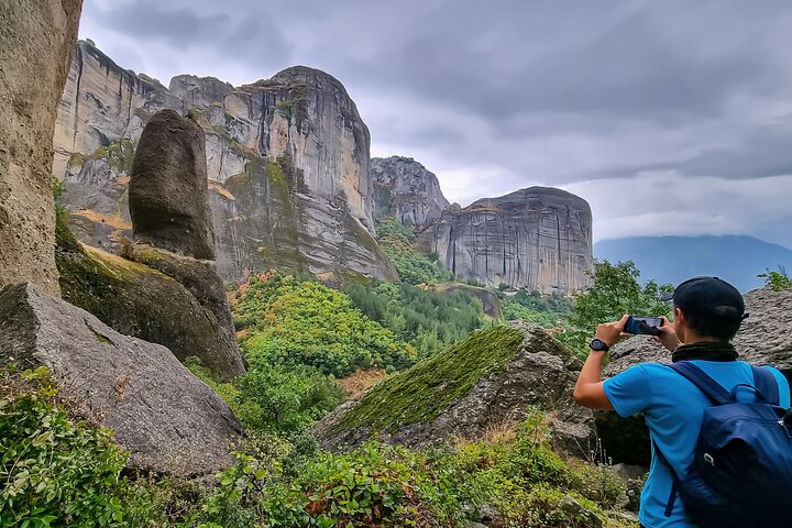 Meteora Small Group Hiking tour with Transfer and Monastery Visit