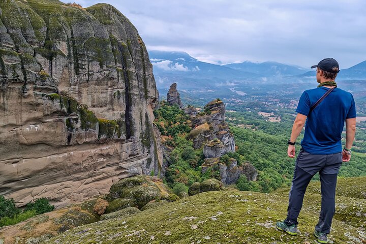 Meteora Small Group Hiking tour with Transfer and Monastery Visit