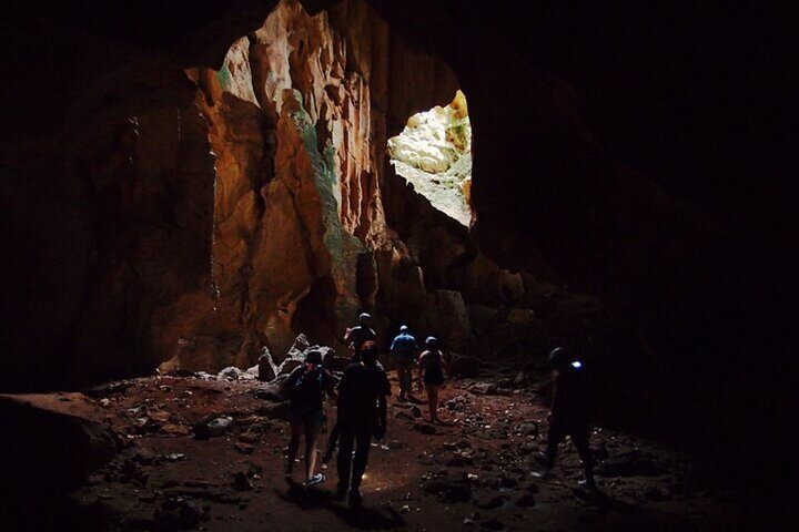16 Lines Zipline, Cave and Mud Spa Combo Tour with Lunch in Fiji