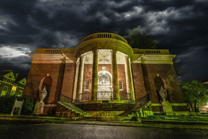 Chains, Coffins, & Curses: Charlottesville Ghost Tours
