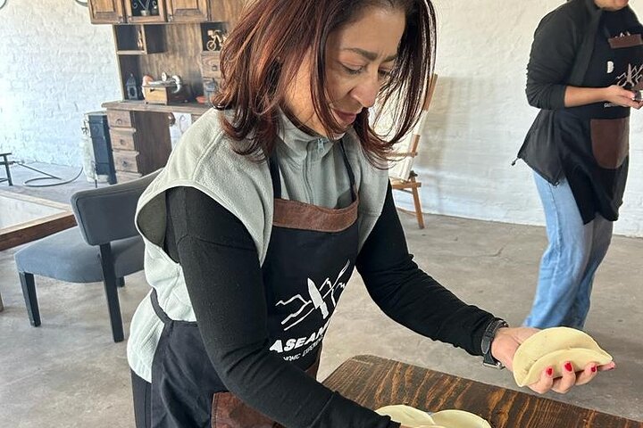 Roast and Empanadas Class with Wine |Mendoza|Braseando Experience