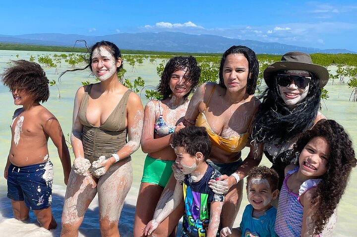 Private Full Day Tour to Laguna de Oviedo