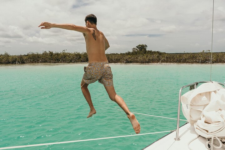 Private sailing tour of Bacalar Lagoon