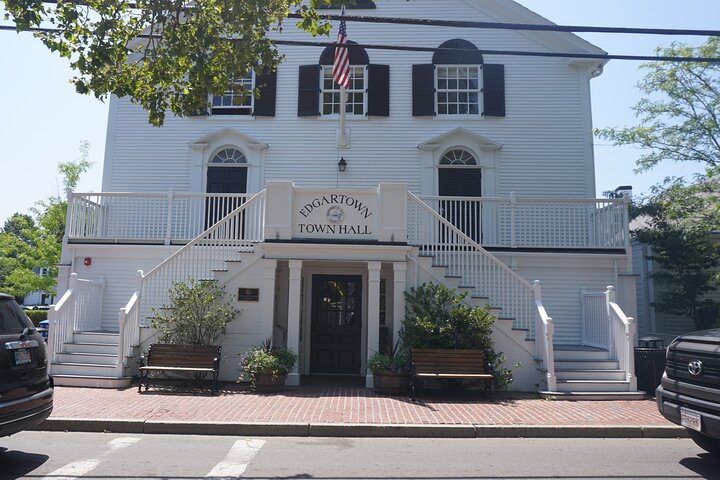 Martha's Vineyard Day Trip with Optional Island Tour from Boston