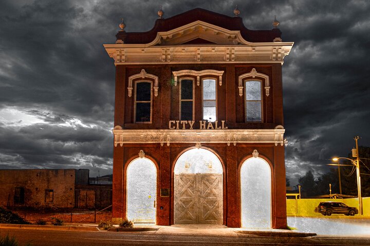 Tombstone Ghost Tours: Ghosts and Gunslingers of the Wild West