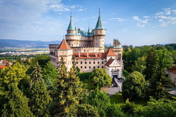 From Bratislava: Čičmany, Bojnice Palace & High Tatras Day Tour