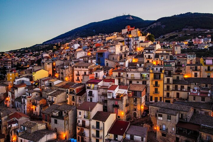 Guided tour from Agrigento: Sicilian traditions with a farm