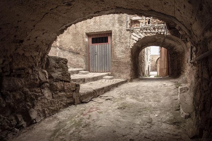 Guided tour from Agrigento: Sicilian traditions with a farm