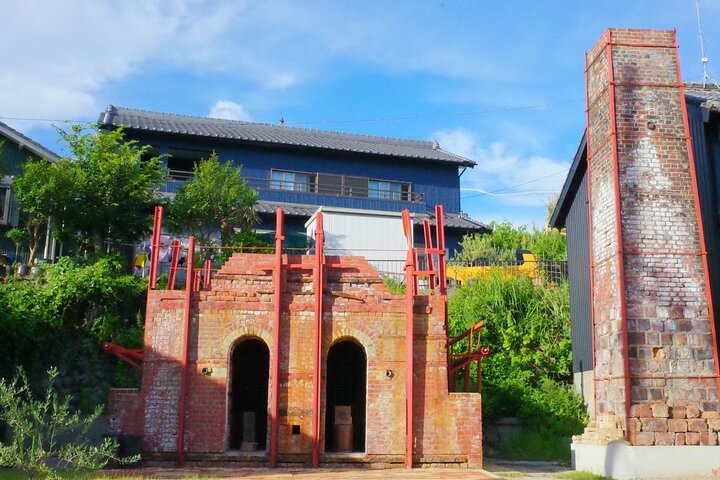 Private Pottery Road Walking Tour in Tokoname