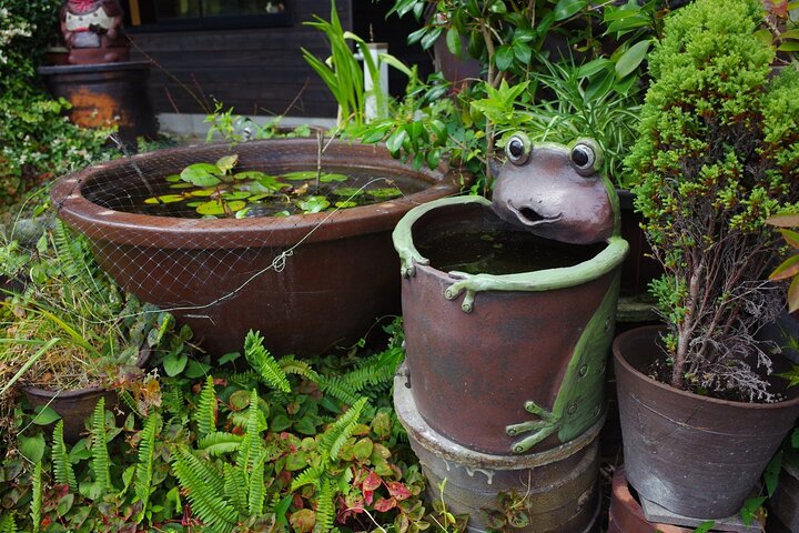 Private Pottery Road Walking Tour in Tokoname