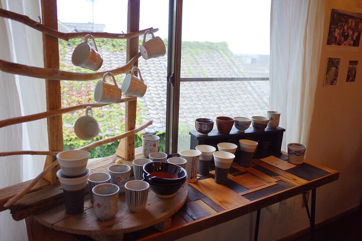 Private Pottery Road Walking Tour in Tokoname