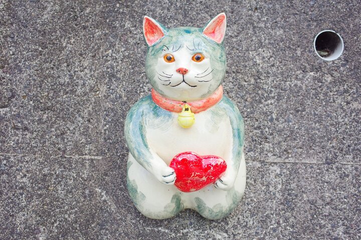 Private Pottery Road Walking Tour in Tokoname