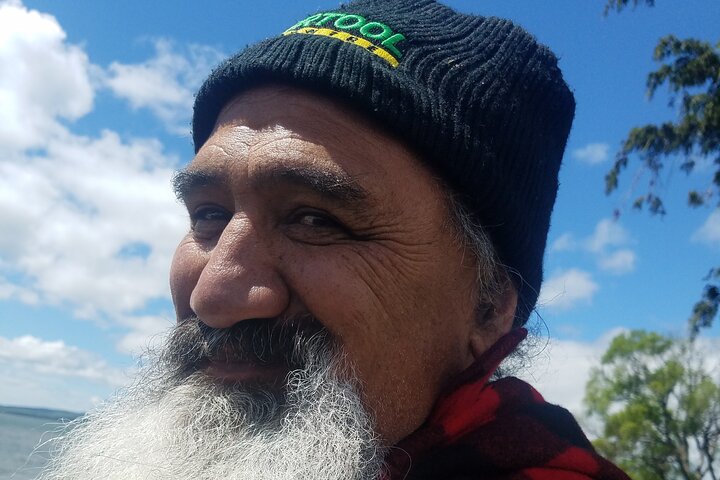 Private, via beaches, Kiwi farm to Rotorua 8 lakes & Geothermal