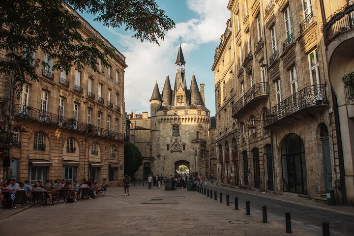 Bordeaux Old Town Food and Wine Tour