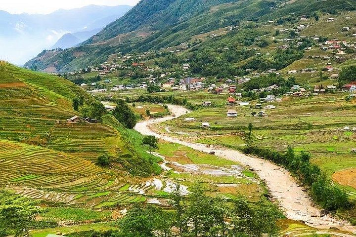 Sapa Trek 2days/1night -HOTEL 5 STAR-From Hanoi by Limousine Van