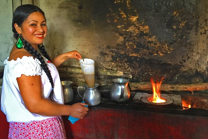 Coffee Farm and Santa Rosa Hot Springs Tour from Pereira or Armenia