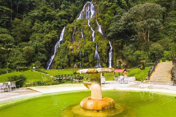 Coffee Farm and Santa Rosa Hot Springs Tour from Pereira or Armenia
