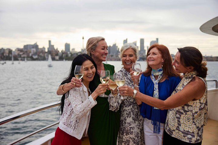 Sydney Harbour 3-Course Early Dinner Cruise from Darling Harbour