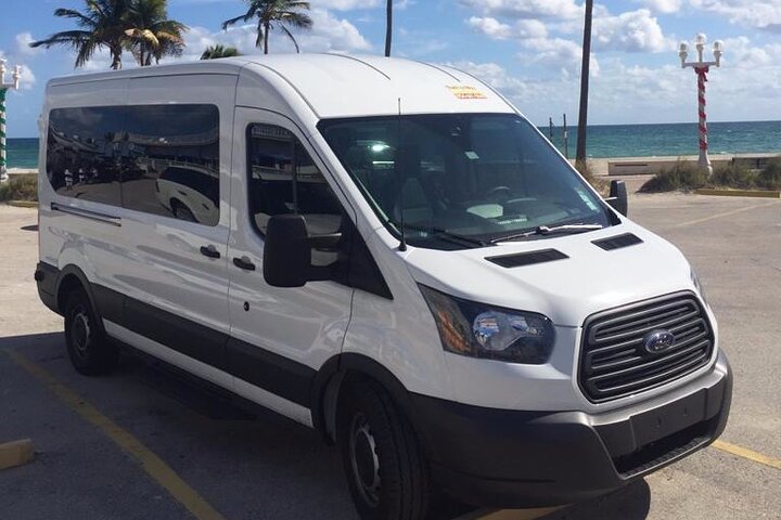 Bahamas Airport(GGT) to Island hotels-Round-Trip Private Transfer