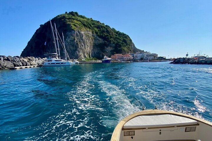 Private boat tour of Ischia and/or Procida