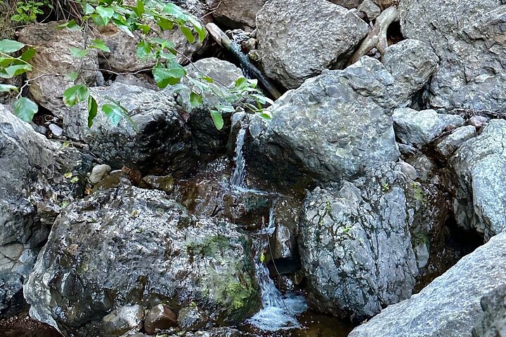 Hidden Waterfall E-Mountain Bike and Hike in Malibu: Beginner