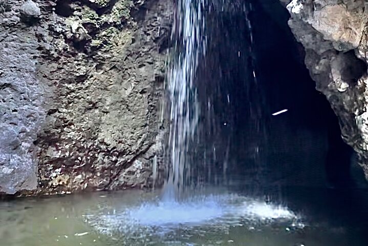 Hidden Waterfall E-Mountain Bike and Hike in Malibu: Beginner