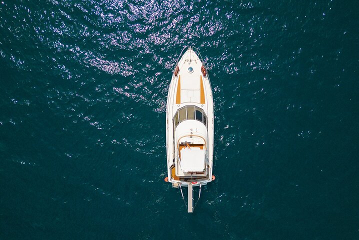 Tour of Ischia in Private Yacht