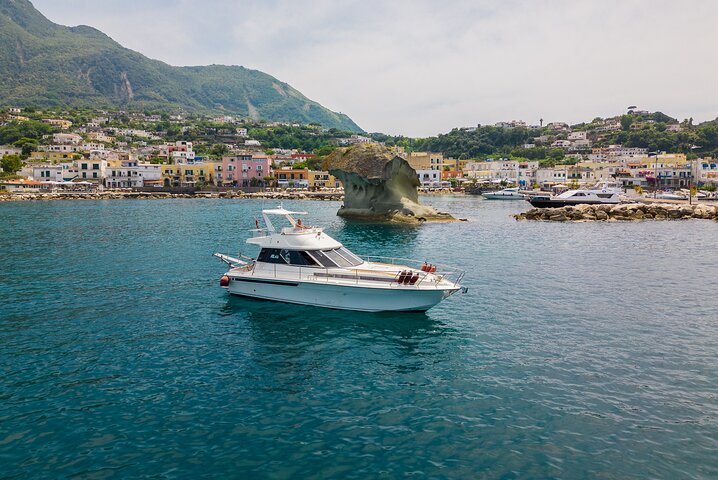 Tour of Ischia in Private Yacht