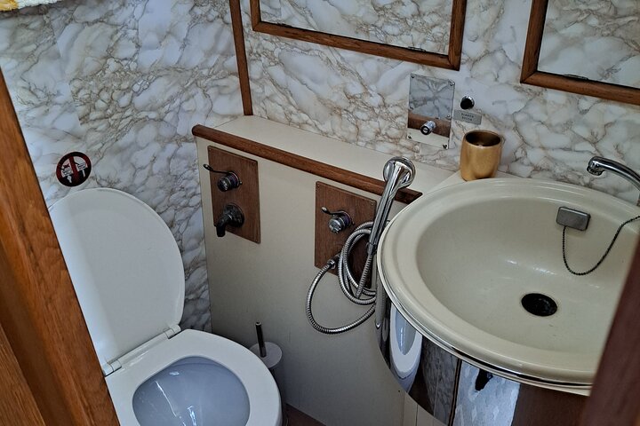 Tour of Ischia in Private Yacht